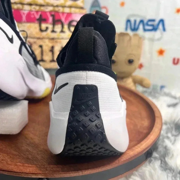 NIKE AIR ZOOM TRAVERSE GS CL - Picture 11 of 14